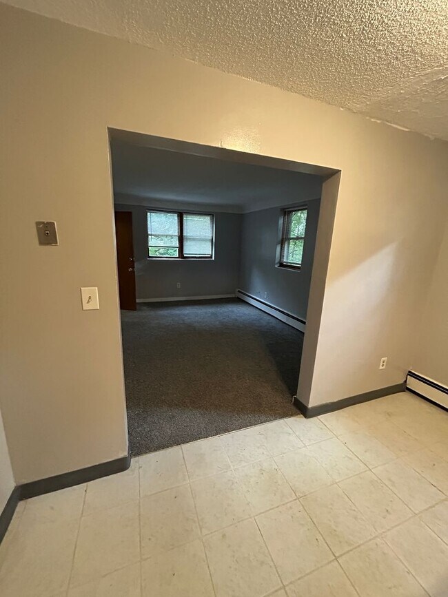 Foto del edificio - One bedroom Maplewood off Stillwater