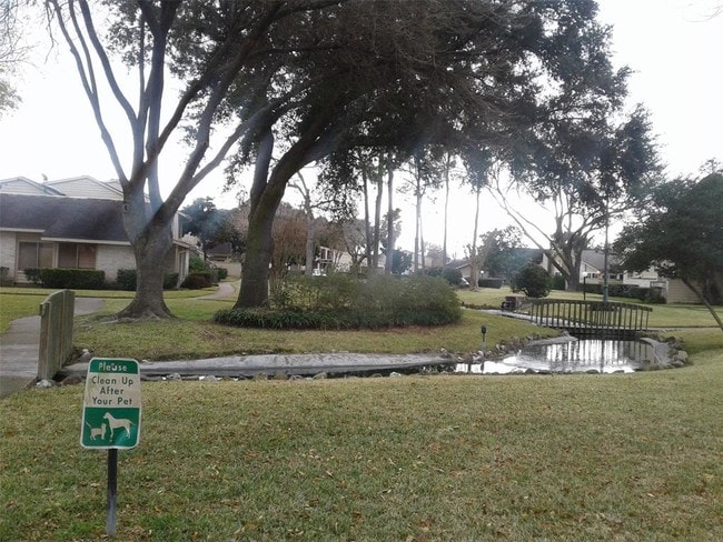 Building Photo - 10375 Huntington Place Dr