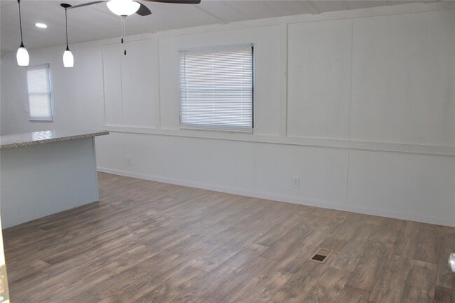 Building Photo - 21615 Erika Ct