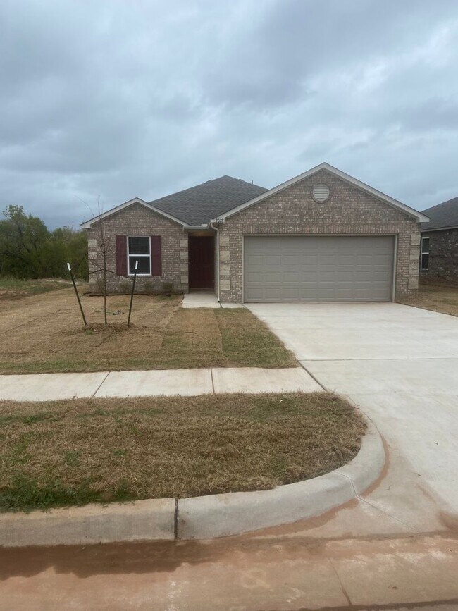 Building Photo - Pre-Leasing Available — Spacious 3-Bedroom, 2-Bath Home in Shadow Valley