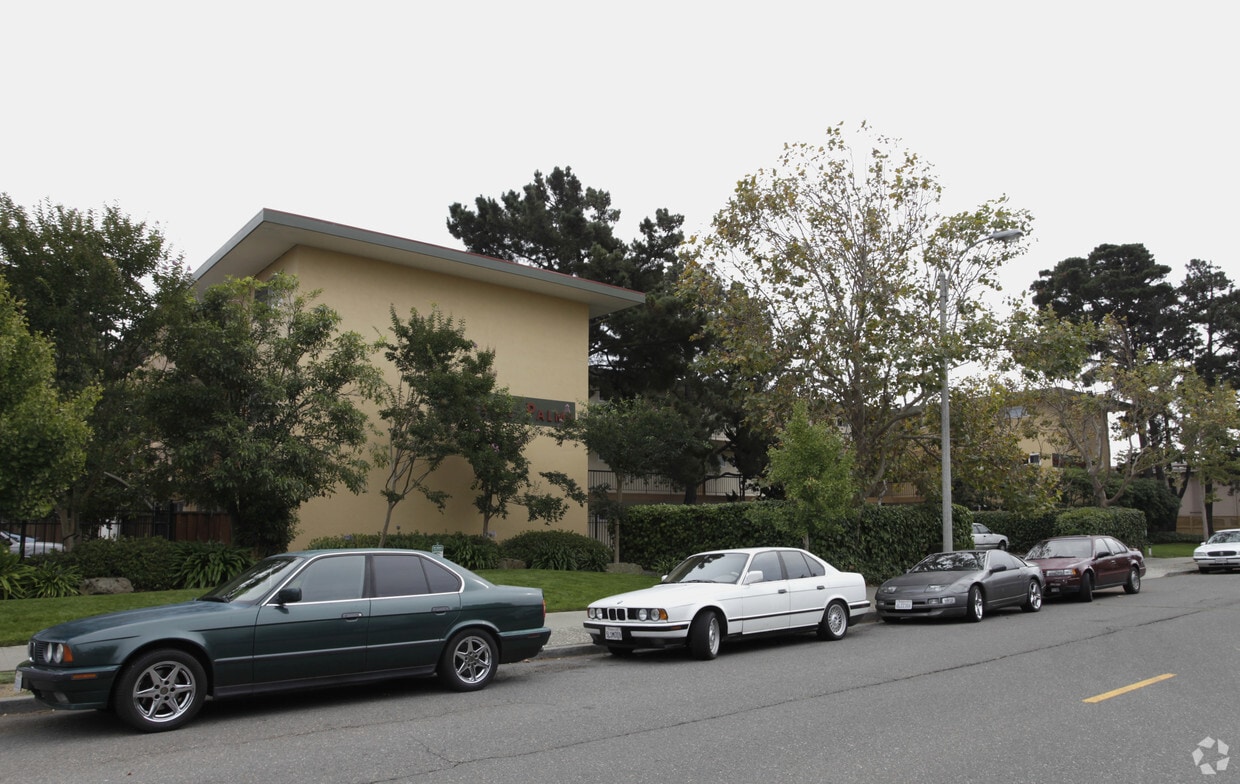 Surfside Palms - Surfside Palms Apartments