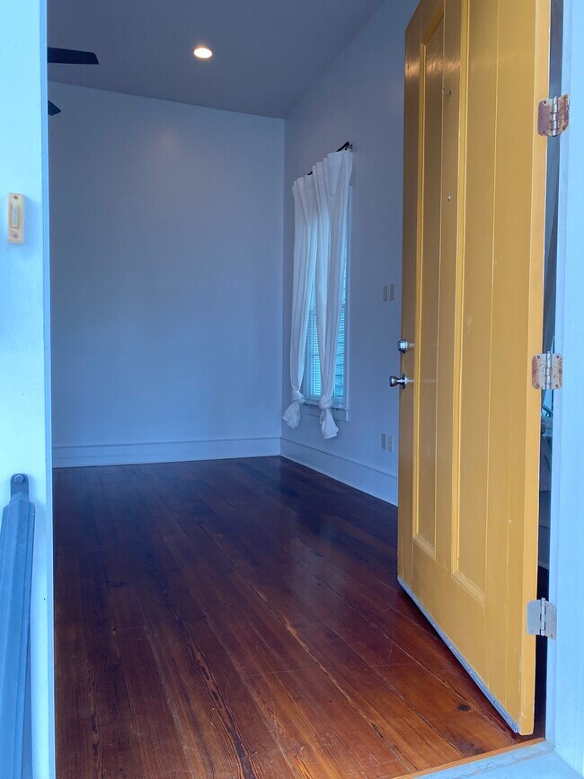 Photo - 547 Philip St House