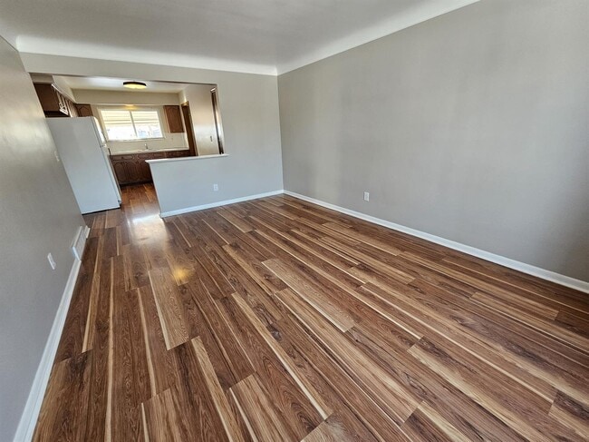 Building Photo - 2 Bedroom, 2 Bath Duplex, Huge Basement with 2-Car Garage – St. Clair Shores