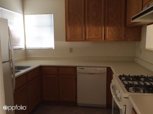 Building Photo - 672 Paulson Dr