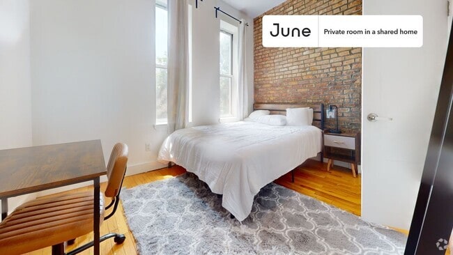 Building Photo - Private bedroom in 3 bed/1 bath Home