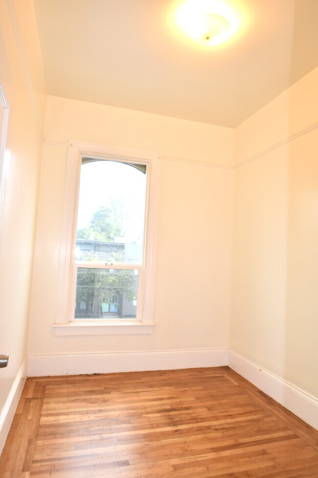 Foto del edificio - 1281 S Van Ness Ave