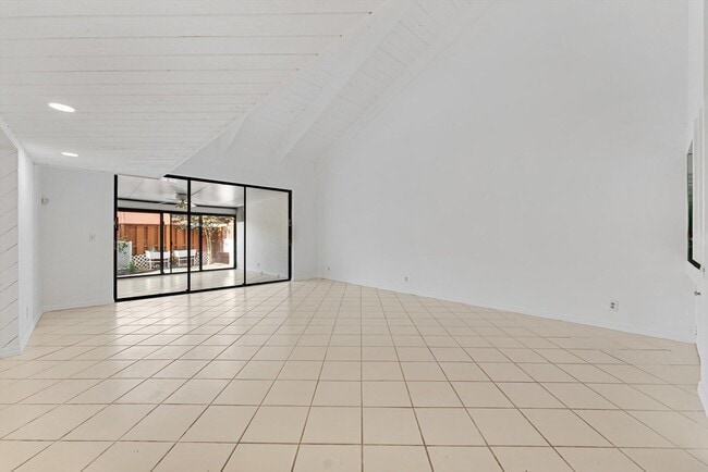 Building Photo - 5371 Stonybrook Dr
