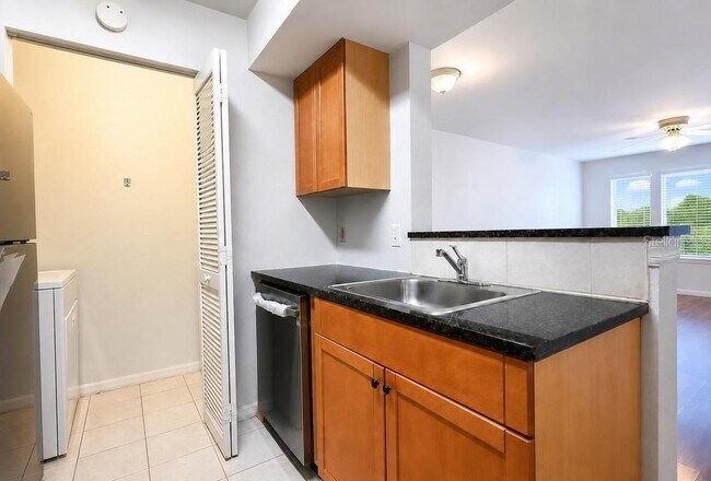Foto del edificio - 1015 S Hiawassee Rd