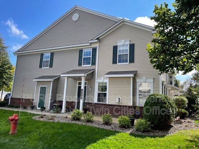 Building Photo - 10993 Oak Grv Cir