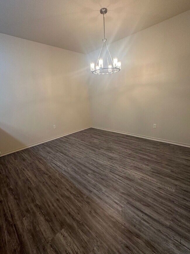 Building Photo - Spacious Townhome in South Lubbock