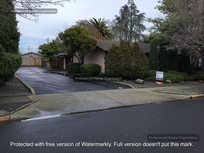 Minutes from Downtown Huge RV Parking area House Rental in Napa, CA