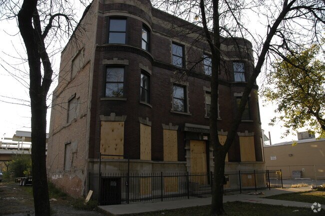 Jorge Norrick 11/5/07 - 5037 S Prairie Ave