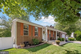 Building Photo - 8805 Rosanne Ct