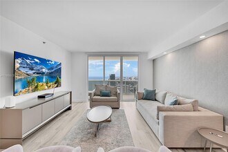 Building Photo - 1830 S Ocean Dr