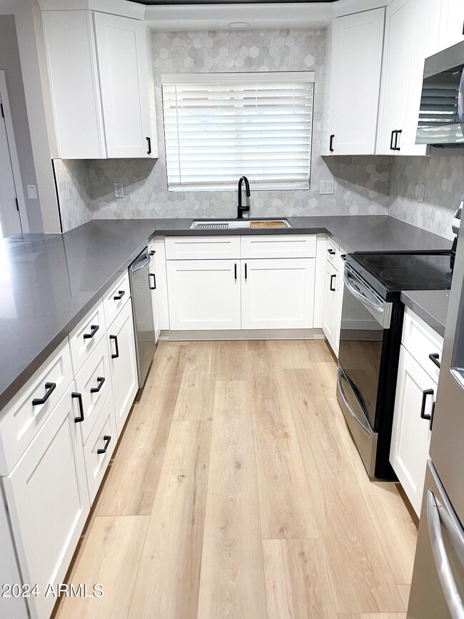 Foto del edificio - 1460 E Todd Dr