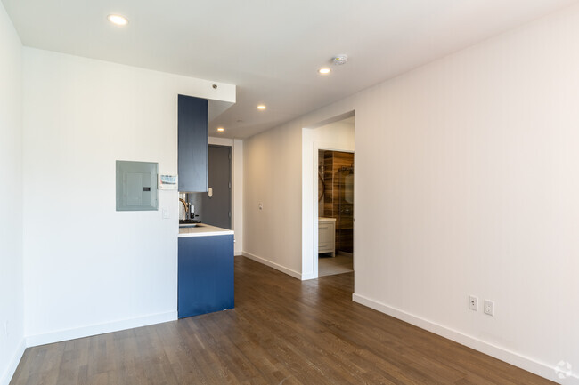 1HAB, 1BA - 700-800SF - Steel Haus
