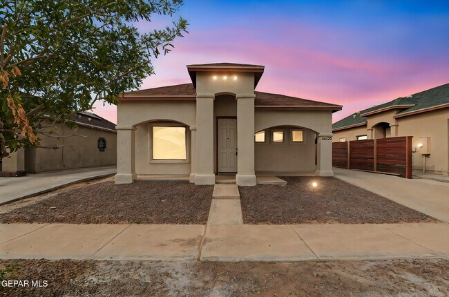 Foto del edificio - 14373 Tobe Davis Dr