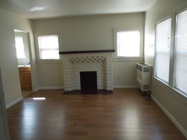 Building Photo - 763 60th St