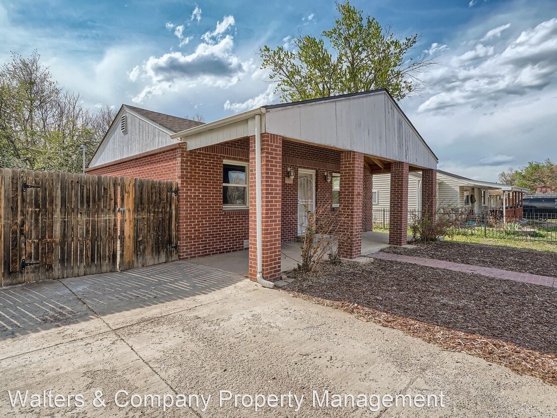 Primary Photo - 3 br, 1 bath House - 2241 S. Linley Ct.