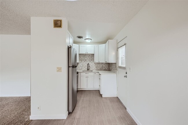 Building Photo - 12737 Greenwood Ave N