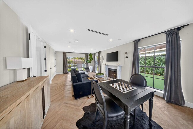 Building Photo - 4312 NE 22nd Ave