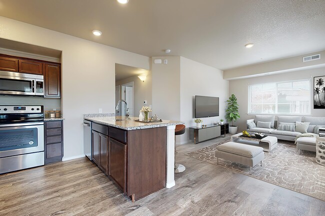 Foto del edificio - Spring Creek Townhomes