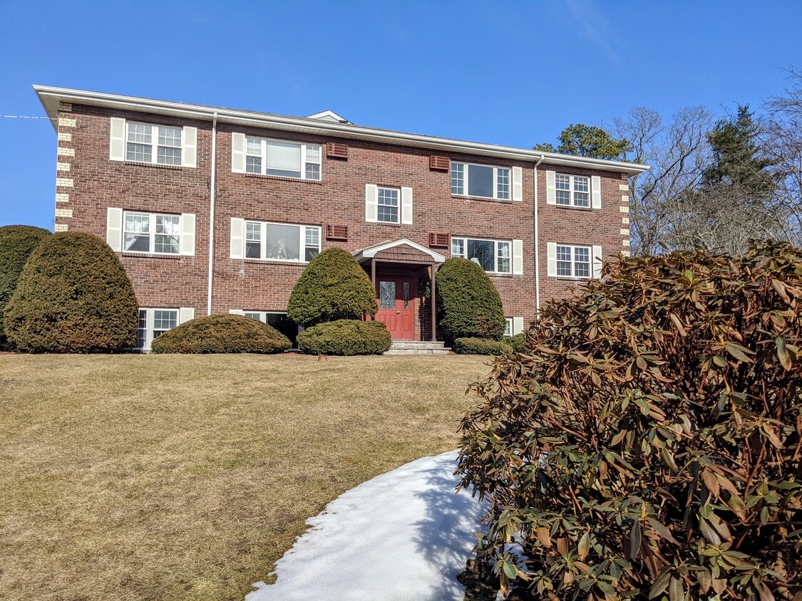 Primary Photo - 118 Parker St