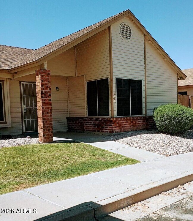 Foto del edificio - 1055 N Recker Rd