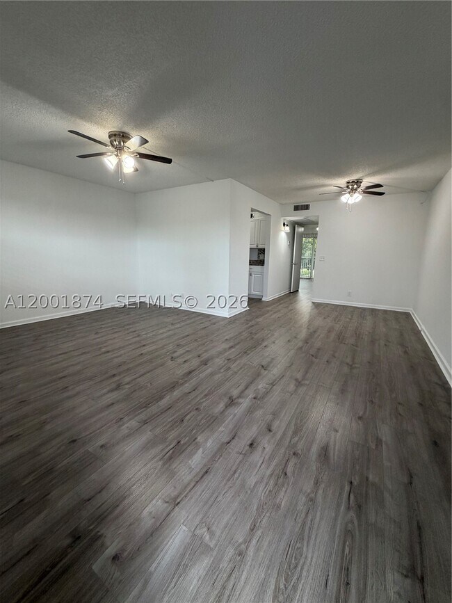 Foto del edificio - 800 SW 131st Ave
