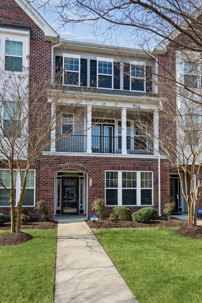 Building Photo - 513 Violet Ct