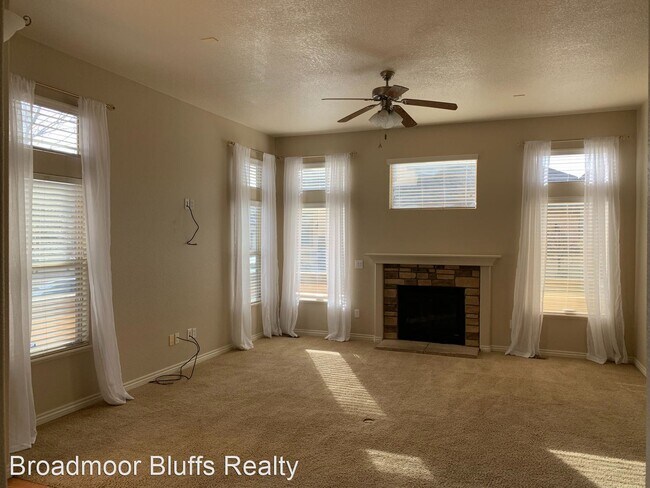Building Photo - 5 br, 3.5 bath House - 9667 Carriage Creek...