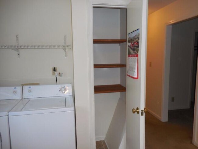 Foto del edificio - Conroy Avenue-311