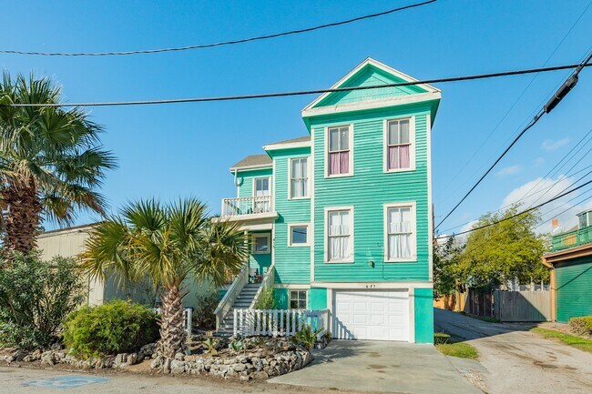 Building Photo - 415 14th St