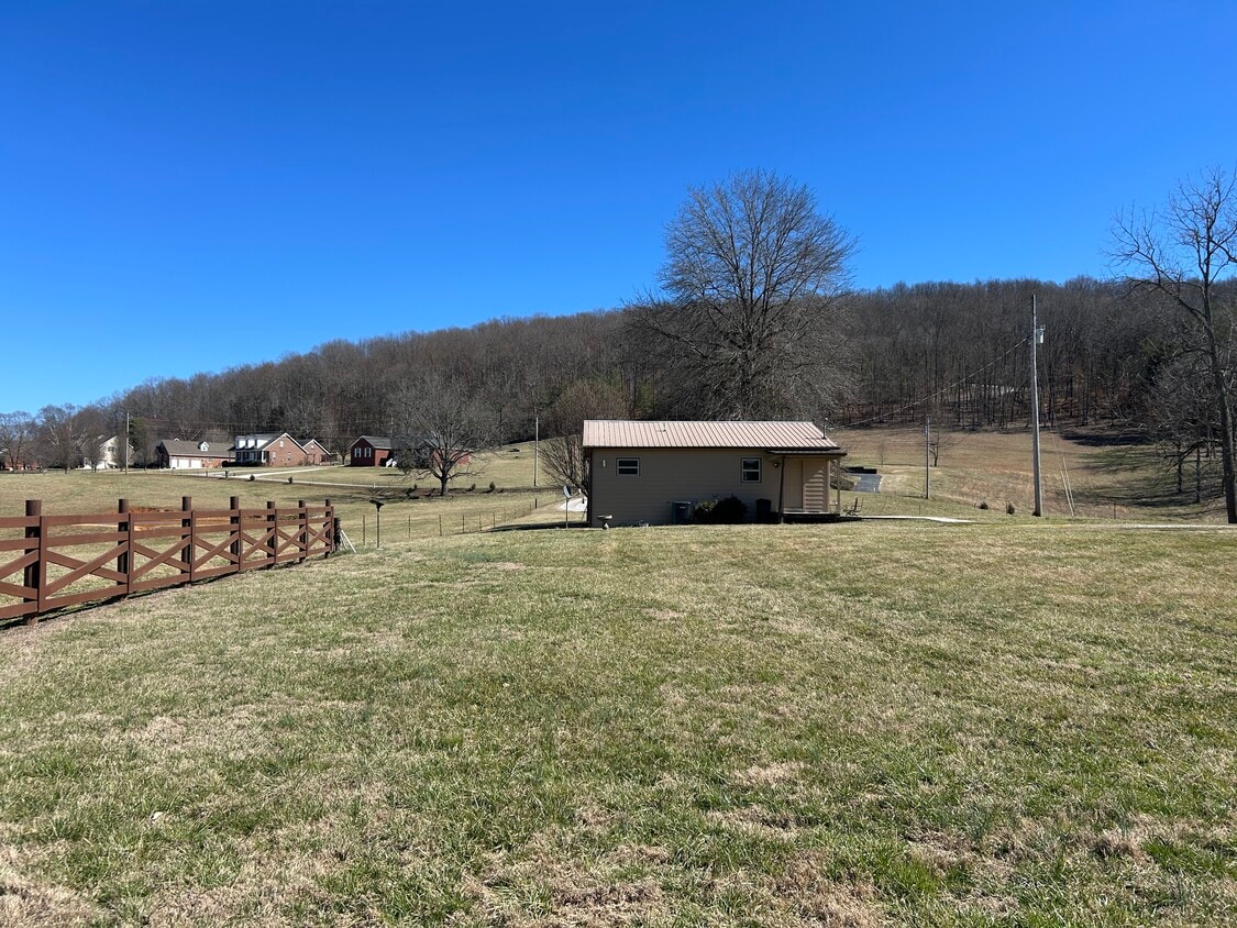 Primary Photo - 2400 Seven Springs Rd