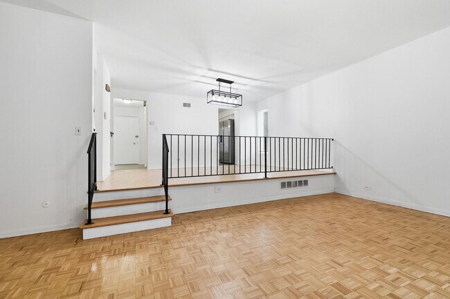 Foto del edificio - 1174 E 53rd St
