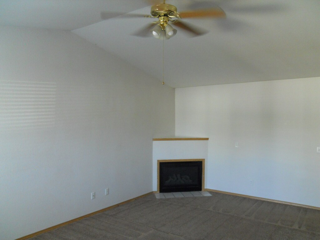 2308 Ranch Way, Lawrence, KS 66047 Townhome Rentals in Lawrence KS