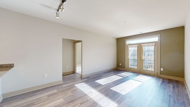 Interior Photo - Domain College Park