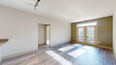 Interior Photo - Domain College Park