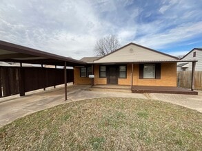 Building Photo - 4709 SE 23rd St