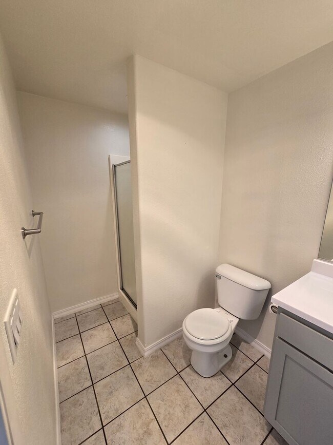 Foto del edificio - THIS 1 BEDROOM 1 BATH IS A GEM ON THE EAST SIDE OF MEDFORD