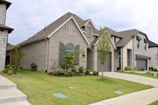Building Photo - 2520 Green River Rd