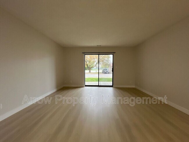 Foto del edificio - 2340 N 44th St