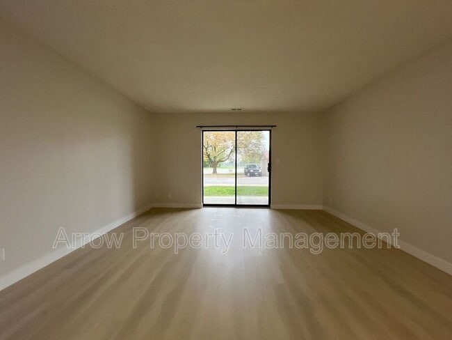 Building Photo - 2340 N 44th St