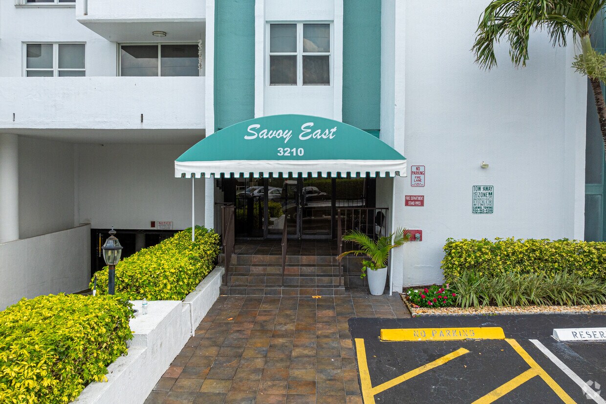 Foto del edificio - Savoy East Condominium