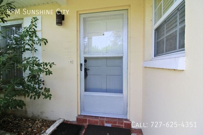 Building Photo - 1602 S Lady Mary Dr