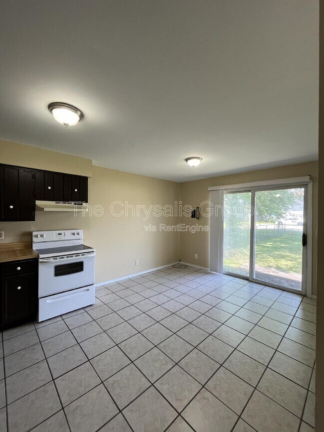 Foto del edificio - 424 Heritage Ln