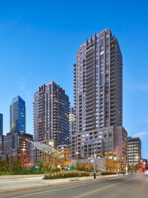 Building Photo - The Bay Club