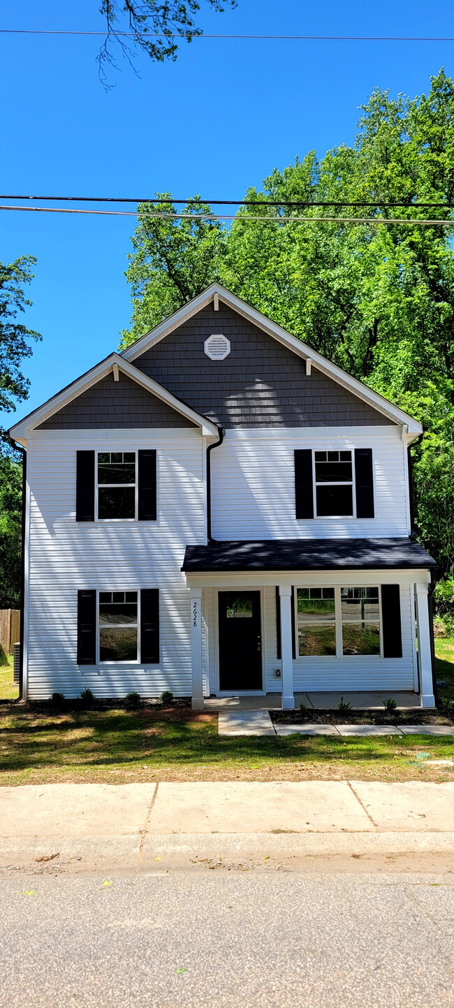 Building Photo - Room in House on Kenhill Dr