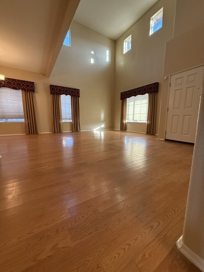 Building Photo - 12260 Primavera Way