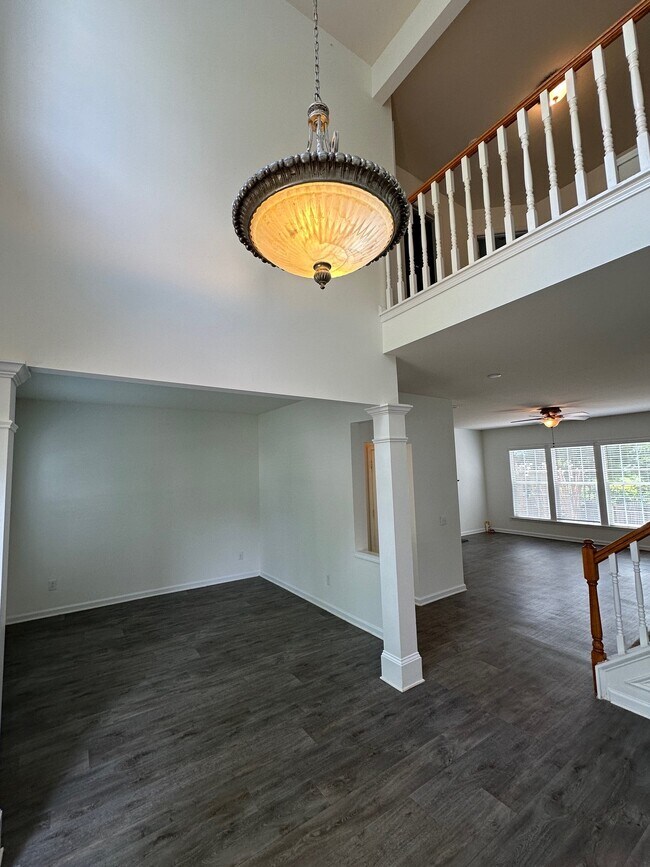 Building Photo - 7811 Noland Woods Dr